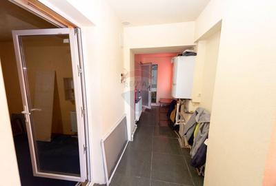 Vanzare casa 3 camere,  Piata 16 Februarie - 10