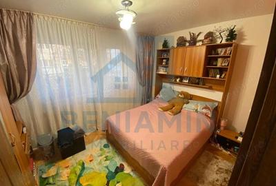 Apartament cu 3 camere semidecomandat în Lăpuș