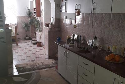 Casă cu 4 camere în Central - 4