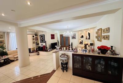 Casă individuală cu 10 camere cu Piscina în Roșu - 6