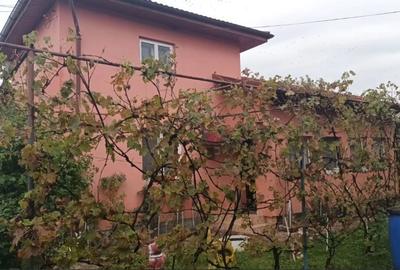 Casă cu 4 camere decomandat în Ultracentral - 3