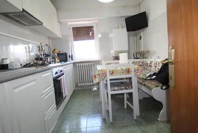 Apartament cu 3 camere decomandat în Central - 8