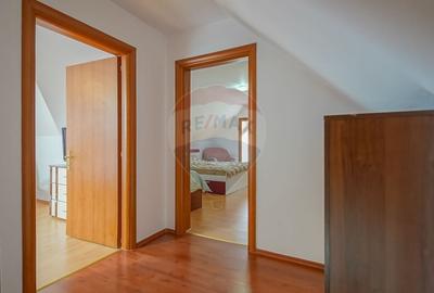 Casă cu 7 camere cu Garaj în Central - 32