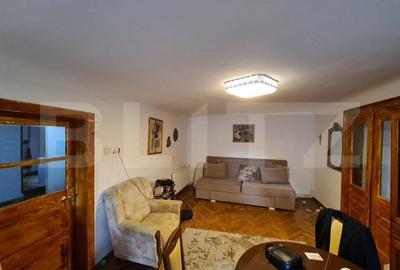 Apartament 3 camere, 90mp + pod foarte inalt, langa Piata Sfatului