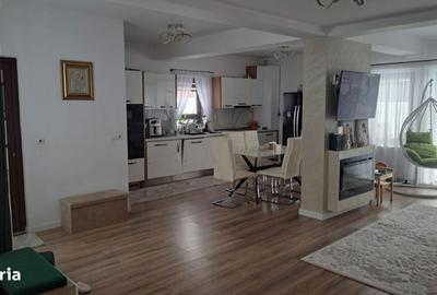 Casă cu 4 camere cu Teren 400 Mp în Central - 3