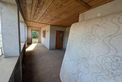 Casă cu 3 camere cu Teren 1187 Mp în Gârbovi - 1