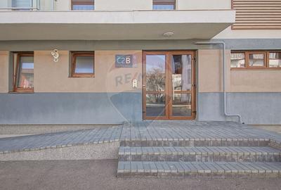 Apartament cu 2 camere decomandat, mobilat în Tractorul - 25