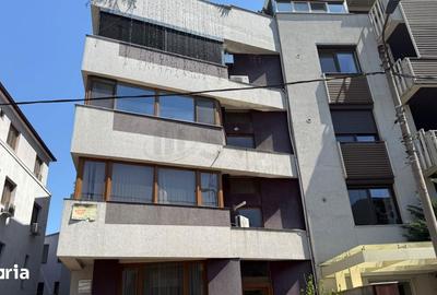 Apartament cu 3 camere semidecomandat, mobilat în Aviatorilor