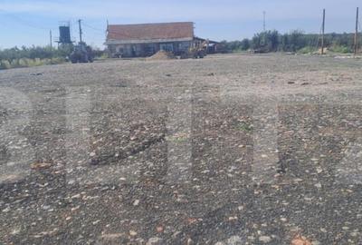 Spațiu comercial, de 370 mp, în Central - 4