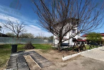 Casă cu 4 camere în Central - 2