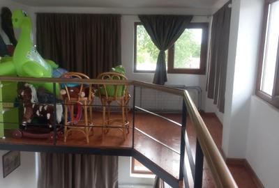 Casă cu 4 camere cu Teren 400 Mp în Central - 8