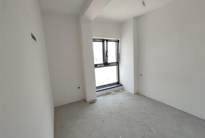 Apartament cu 3 camere semidecomandat în Exterior Sud - 8