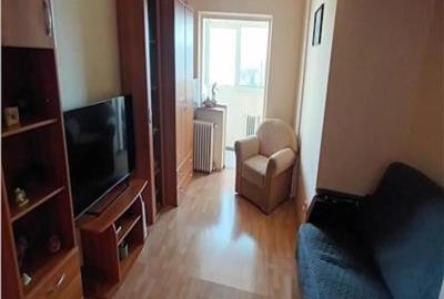 Apartament cu 2 camere, decomandat - zona Tractorul - 4