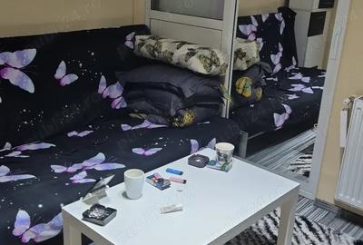 Vand garsoniera ,15 m zona Preciziei ,avand doua iesiri la 5 minute de metrou Preciziei ,tramvaiul 2 - 3