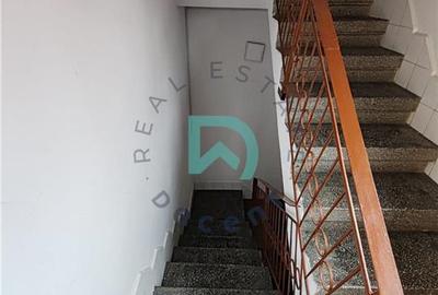 Birou, de 100 mp, în Tractorul - 9