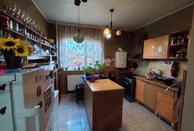 Casă cu 6 camere cu Teren 375 Mp în Central - 4