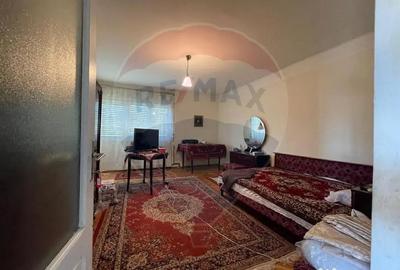 Casă cu 4 camere cu Garaj în Central - 10