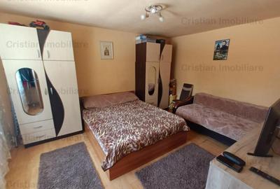 CASA NOUA 2 corpuri Teren 300 mp, zona Chercea - 7