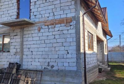 Casă cu 3 camere în Central - 2