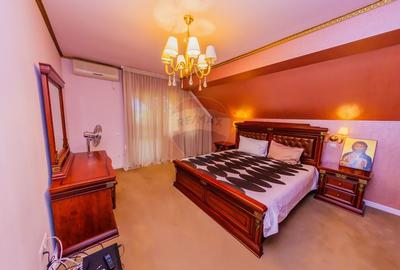 Casa cu 7 camere de vanzare la drumul principal cu 2 intrari - 3