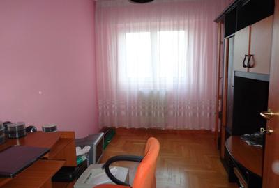 Apartament cu 4 camere decomandat în Victoriei - 3