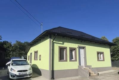 Casa de vanzare in comuna Baicule?ti, sat Tutana, jude? Arge?.