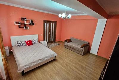 Garsonieră în Titan