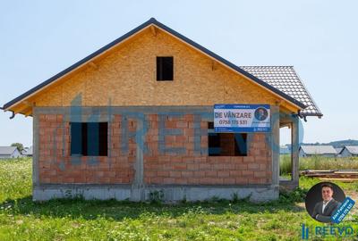 Casa la ro?u, Hemeiu? !