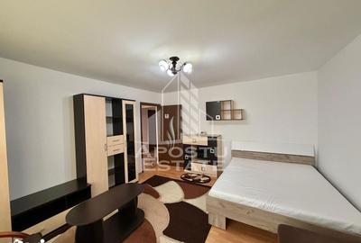 Apartament cu 3 camere, mobilat în Lipovei