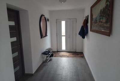 CASA CU 4 CAMERE SUPRAFATA UTILA 170MP SI TEREN 600MP SPRE VANZARE IN AVRIG - 17