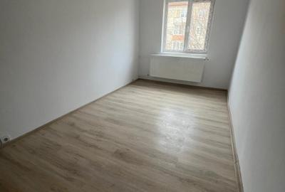 Apartament cu 4 camere decomandat în Dacia - 1