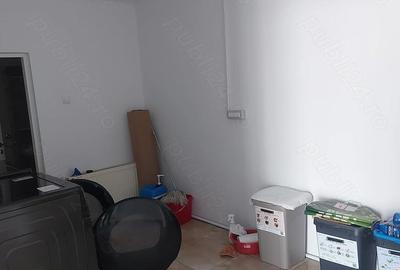 Spațiu comercial, de 50 mp, în Central - 3