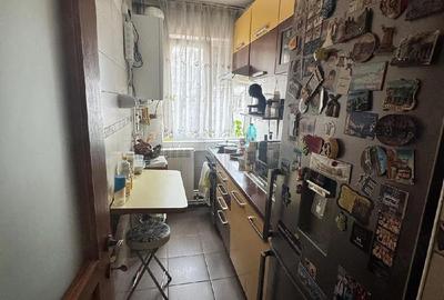 Apartament cu 2 camere nedecomandat în Km 4 - 4