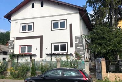 Pucioasa, centru, strada Republicii, vila individuala P+1 - 1