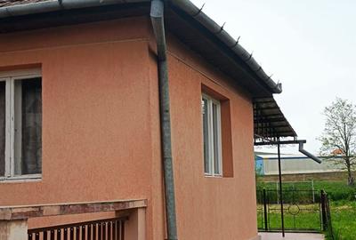 Casă cu 3 camere cu Teren 2500 Mp în Tău - 2