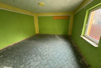 Casă cu 8 camere cu Teren 622 Mp în Titulescu - 17