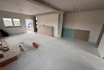 Duplex cu 4 camere cu Canalizare în Moșnița Nouă - 2