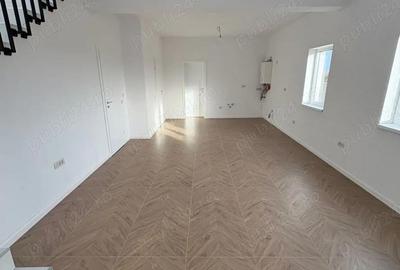 Casă cu Teren 260 Mp în Bazoș - 3