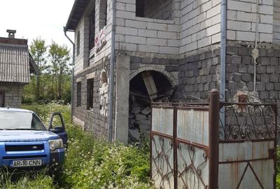 Casă cu 8 camere cu Teren 706 Mp în Ieud - 3