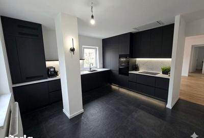 Apartament cu 3 camere în Central - 2