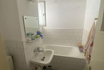 Apartament cu 3 camere decomandat în Târgu Ocna - 2