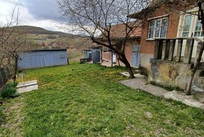 Casă cu 4 camere în Almașu - 6