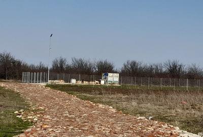 Teren de 1600 mp, în Central - 7