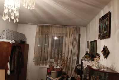 Apartament cu 2 camere decomandat în Tractorul - 3