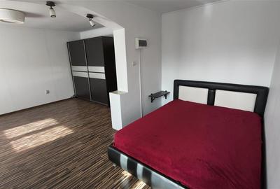 Casă cu 6 camere cu Teren 300 Mp în Central - 1