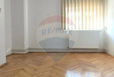 Apartament cu 4 camere decomandat în Mediaș - 5