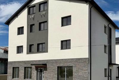 Apartament cu 4 camere decomandat în Central - 3