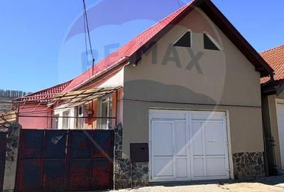 Casă cu 4 camere cu Teren 292 Mp în Central - 2
