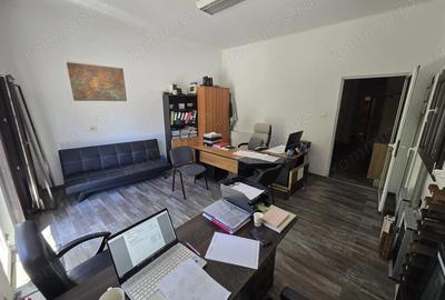 Casă cu 2 camere în Central