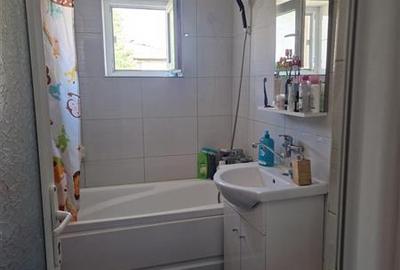 Apartament cu 2 camere decomandat în Micro 6 - 6